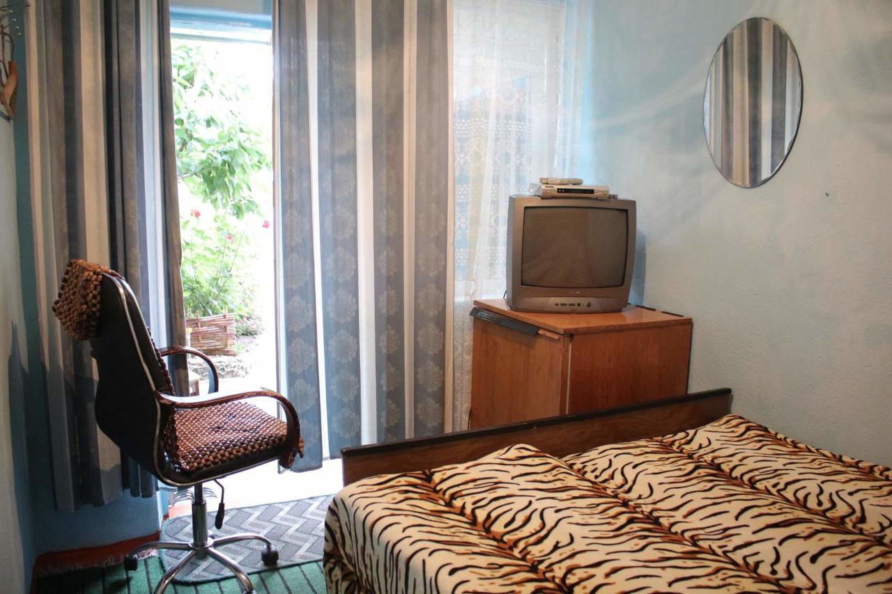 Olga Guest House Tsjolpon-Ata Eksteriør bilde